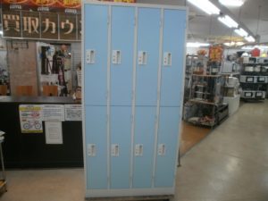 スチールロッカー（4連・2段）が入荷しました！！
