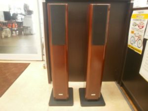 ONKYO トールボーイスピーカー(D-308E) ２本組　入荷いたしました。