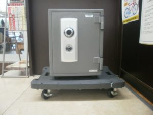 EIKO　ダイヤル式小型耐火金庫をお買取りさせて頂きました！！