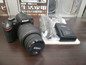 Nikon  デジタル一眼レフカメラ D3200をお買取りさせて頂きました。