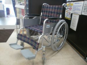 幸和製作所 ハンドブレーキ付アルミ製車いすをお買取りさせて頂きました！！