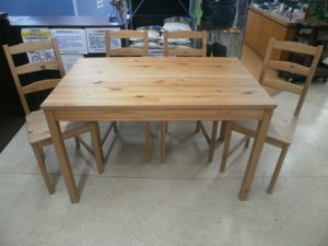 ダイニングテーブルセットをお買取りさせて頂きました！！