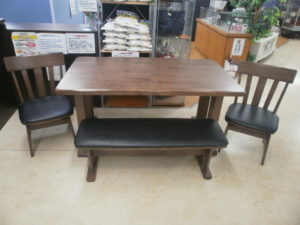 ダイニングテーブルセットをお買取りさせて頂きました！！