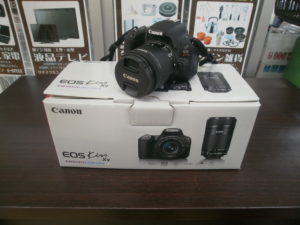 Canon　デジタル一眼レフカメラ”EOS Kiss X9 ダブルズームキット”をお買取りさせて頂きました！！