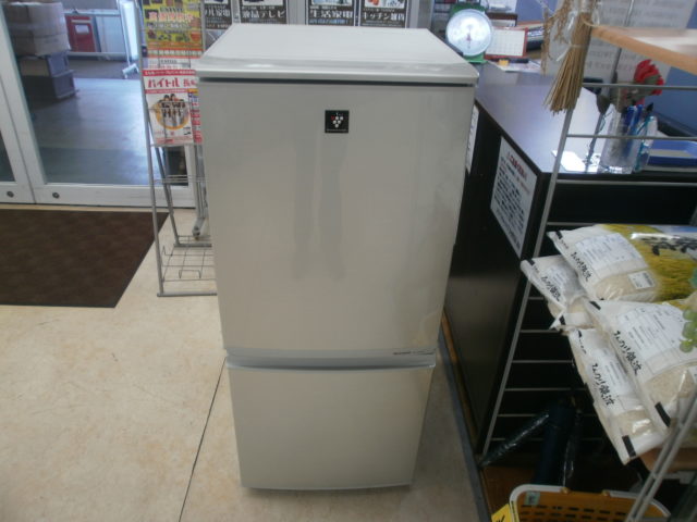 2465‼️設置まで無料‼️高年式2019年製✨SHARP 137L 2ドア 冷蔵庫