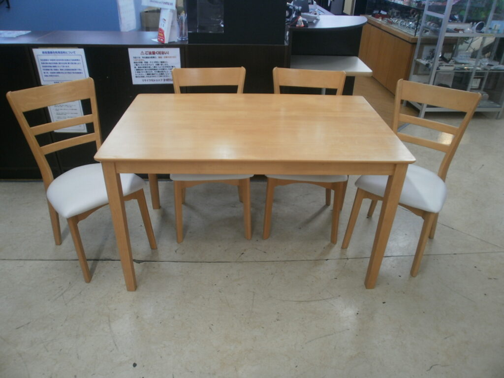 ダイニングテーブルセットをお買取りさせて頂きました！！