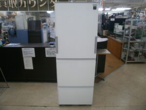 SHARP　3ドア冷蔵庫をお買取りさせて頂きました！！