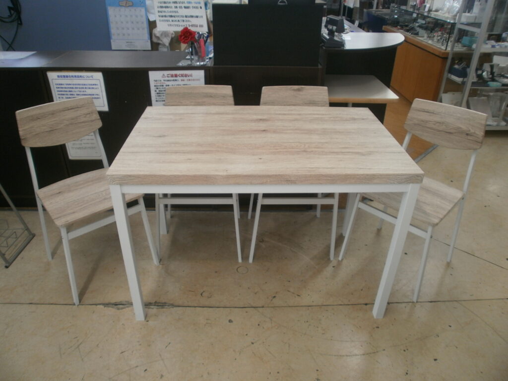 ダイニングテーブルセットをお買取りさせて頂きました！！