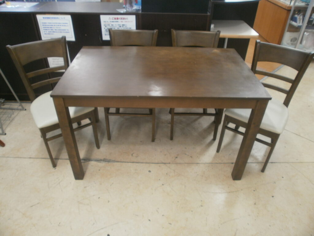 ダイニングテーブルセットをお買取りさせて頂きました！！