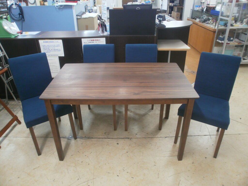 ダイニングテーブルセットをお買取りさせて頂きました！！