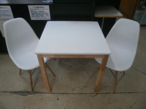 2人掛けテーブルセットをお買取りさせて頂きました！！